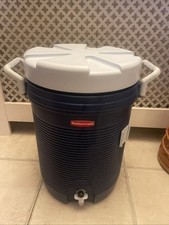 Rubbermaid Insulated Water